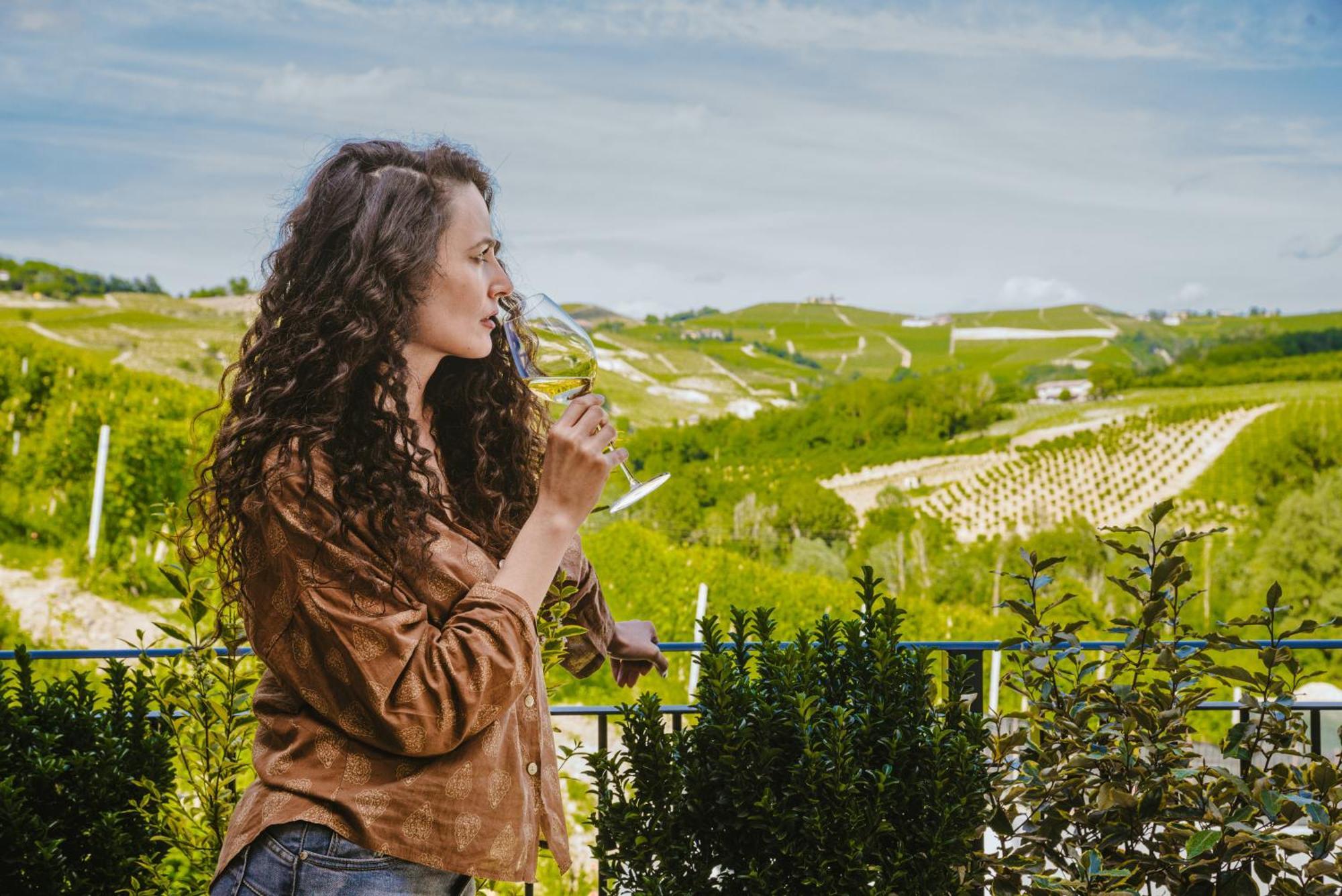 Garesio Wine Resort سيرالونغا دو ألبا المظهر الخارجي الصورة
